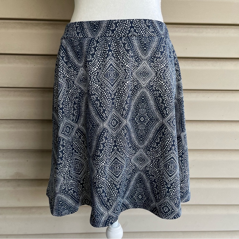 •H&M• Navy/White Patterned Pull-On Skirt - Size Large - Picture 1 of 8